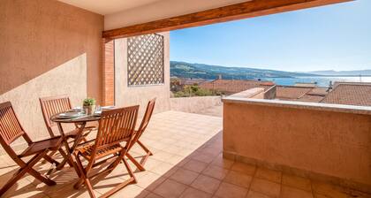 Apartment 'Rosa's' with Sea View and Private Terrace