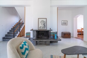 Interior - Villa 'Benedetta' with Sea View, Wi-Fi and Air Conditioning (Fontane Bianche)