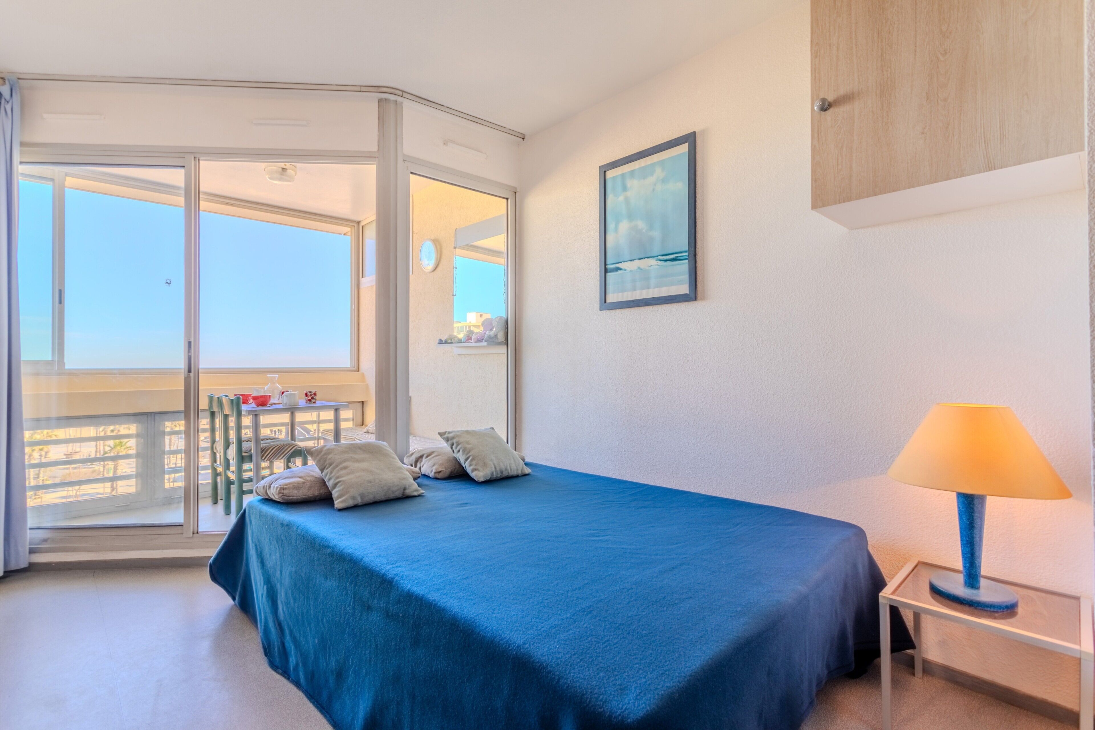 Fer et planche à repasser, accès au Wi-Fi (inclus), literie fournie