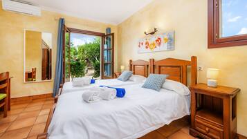 4 soverom, strykejern/-brett, wi-fi (inkludert) og sengetøy