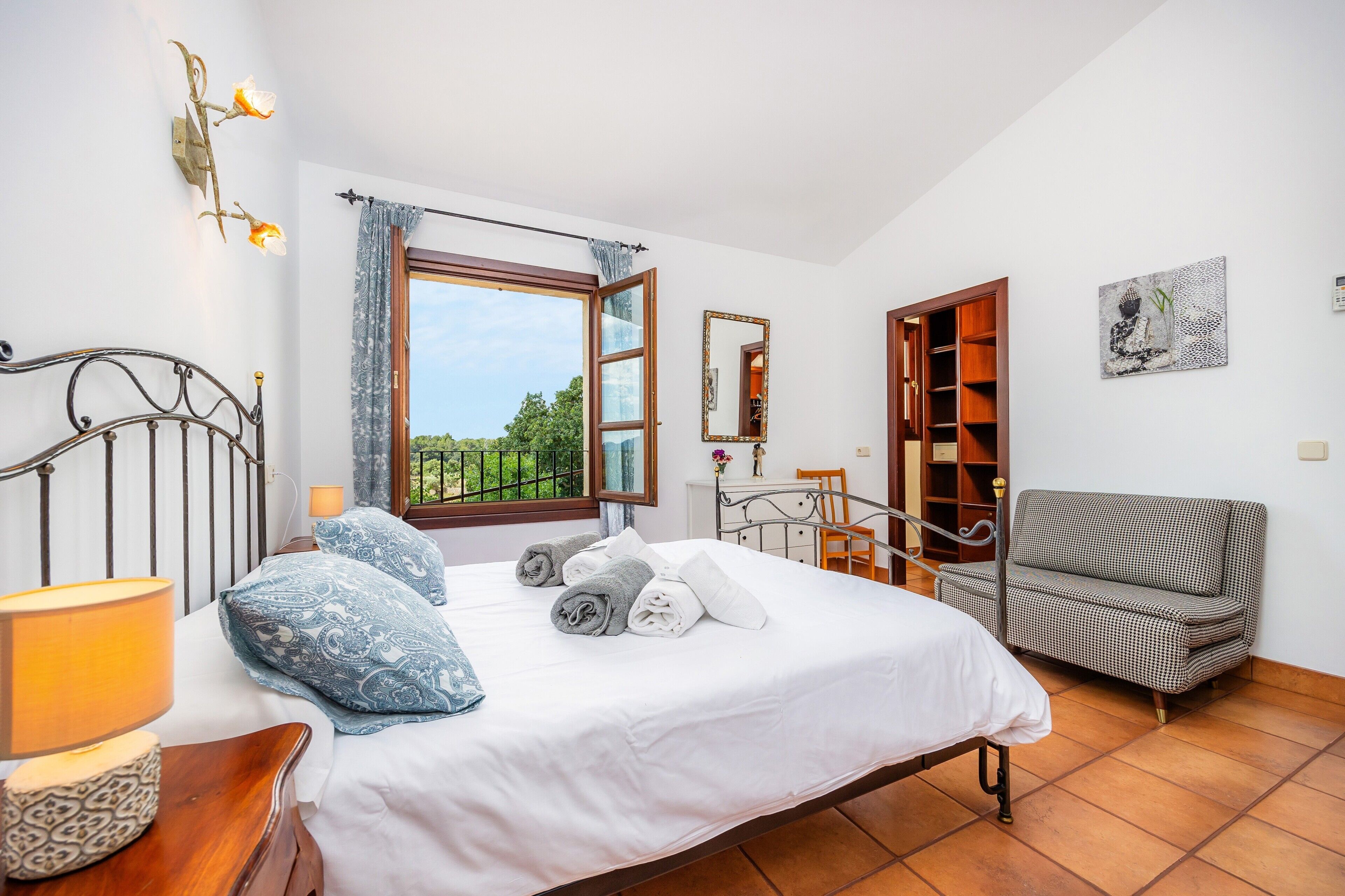 4 chambres, fer et planche à repasser, Wi-Fi gratuit, draps fournis