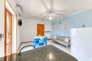 Interior - Holiday Home 'Casa A Lido Marini' with Balcony and Air Conditioning (Ugento)