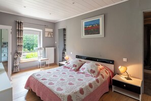 5 slaapkamers, een strijkplank/strijkijzer, gratis wifi, beddengoed