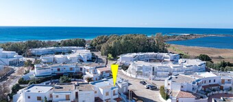 Holiday Home 'Appartamento A 50 M Dal Mare' with Balcony and Air Conditioning