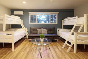 5 bedrooms, desk, iron/ironing board, travel cot - Perfect Home Near Disneyland (Anaheim)