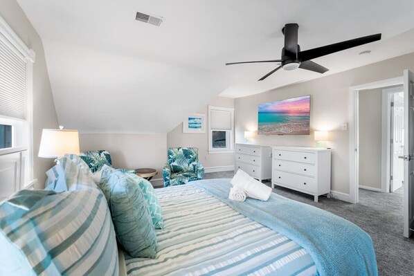 3 Schlafzimmer, Schreibtisch, Bügeleisen/Bügelbrett, Reisekinderbett