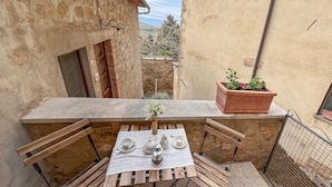 Outdoor dining - Stunning apartment in Monticchiello with WiFi (Monticchiello)