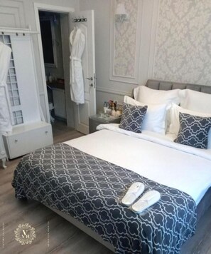 Deluxe Double Room | View from room - Victory Sea House (Constanta)
