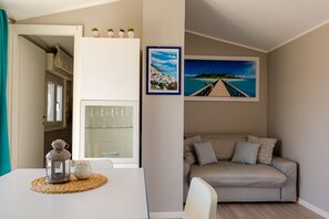 TV - Sea Sound Loft Naxos (Giardini Naxos)