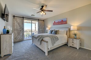 4 bedrooms, iron/ironing board, free WiFi, bed sheets - Resort style backyard w/ private heated pool & spa (Goodyear)