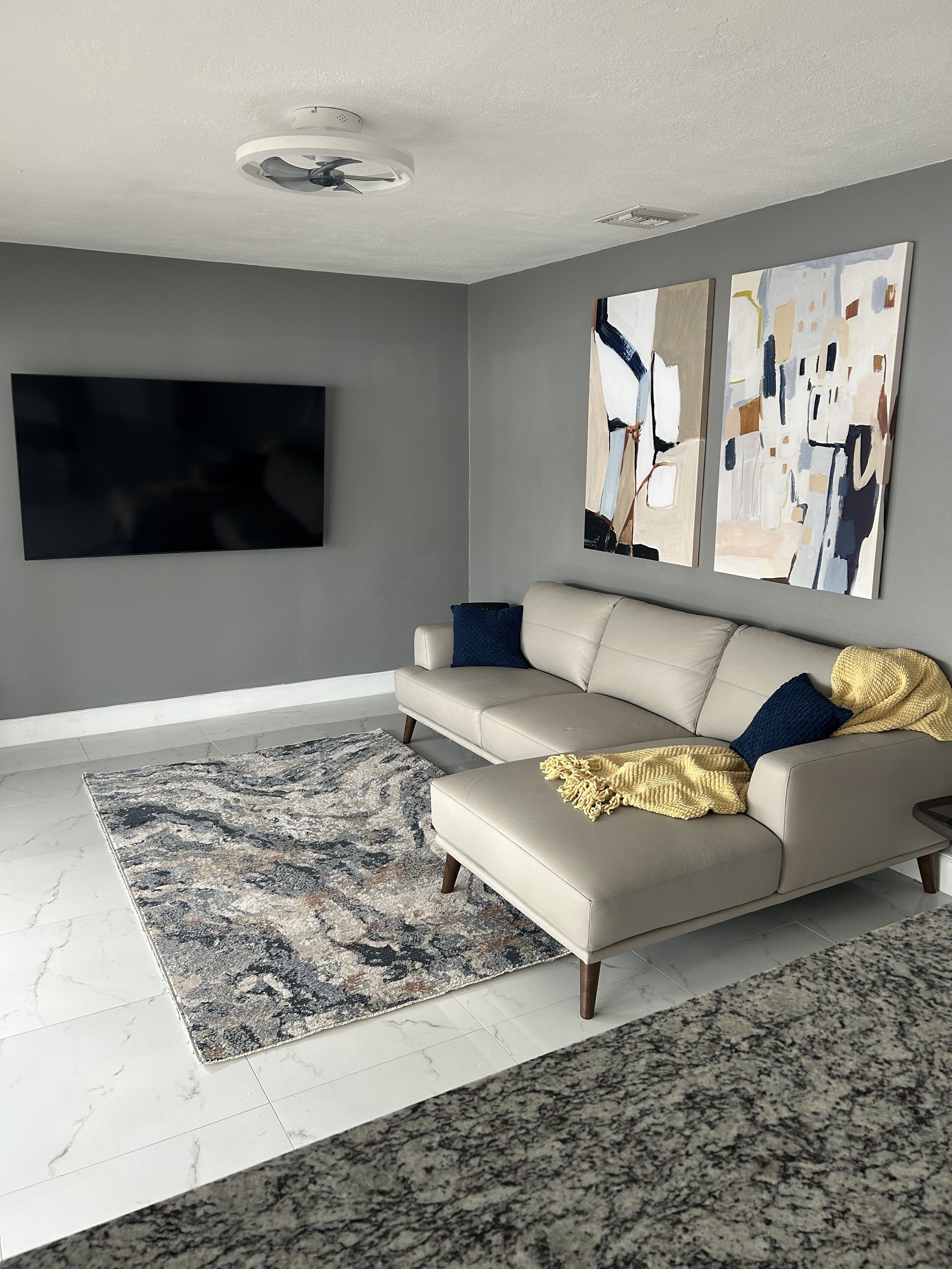 Bring your family and friends to our luxurious airbnb, filled with incentives!