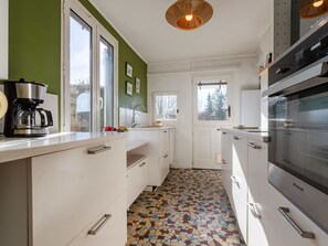 Refrigerador, horno, lavavajillas y tostadora
