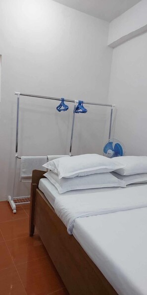 Standard Room, 1 Queen Bed, Non Smoking | Down comforters, individually decorated, free WiFi, bed sheets - Villa Juan y Exequila (Anda)
