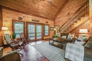 Smart-TV, peis, videospill og bøker