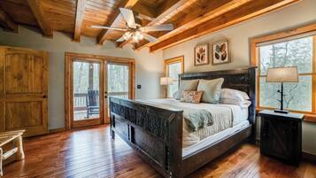 5 bedrooms, desk, iron/ironing board, travel crib