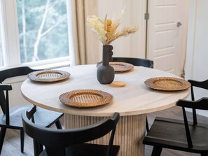 Dining - Entire Home w/Kitchen & Grill Near Trails in Bella Vista (Bella Vista)
