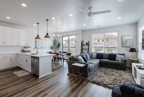 TV - Desert Riviera | Prime Location For Adventure! | 3 Bedroom, 3.5 Bathroom | Escondido Community (Washington)