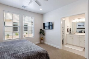 3 bedrooms, iron/ironing board, WiFi (free), bed sheets - Desert Riviera | Prime Location For Adventure! (Washington)