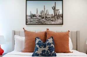 4 室のベッドルーム、アイロン / アイロン台、WiFi (無料)、ベッドシーツ