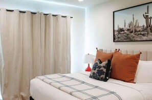 4 chambres, fer et planche à repasser, Wi-Fi gratuit, draps fournis