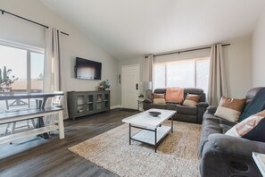 Télévision, chaîne hi-fi