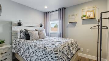 2 bedrooms, iron/ironing board, travel crib, free WiFi