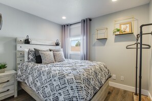 2 chambres, fer et planche à repasser, lit parapluie, Wi-Fi gratuit