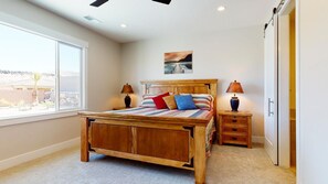 3 chambres, fer et planche à repasser, lit de bébé portatif