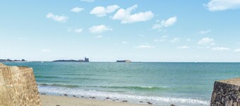 Bonita casa en Quettehou con cocina.