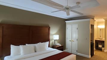 Basic Room, 1 Queen Bed