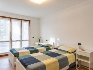 2 عدّة غرف نوم وخدمة الإنترنت