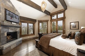 5 soverom, strykejern/-brett, wi-fi og sengetøy