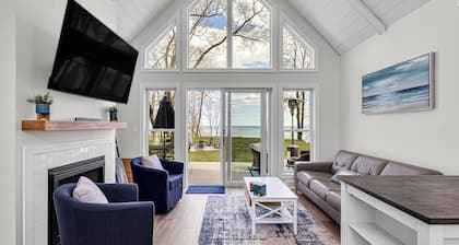 Hidden Haven - Luxury Cottage w/ Hot Tub & Scenic Views