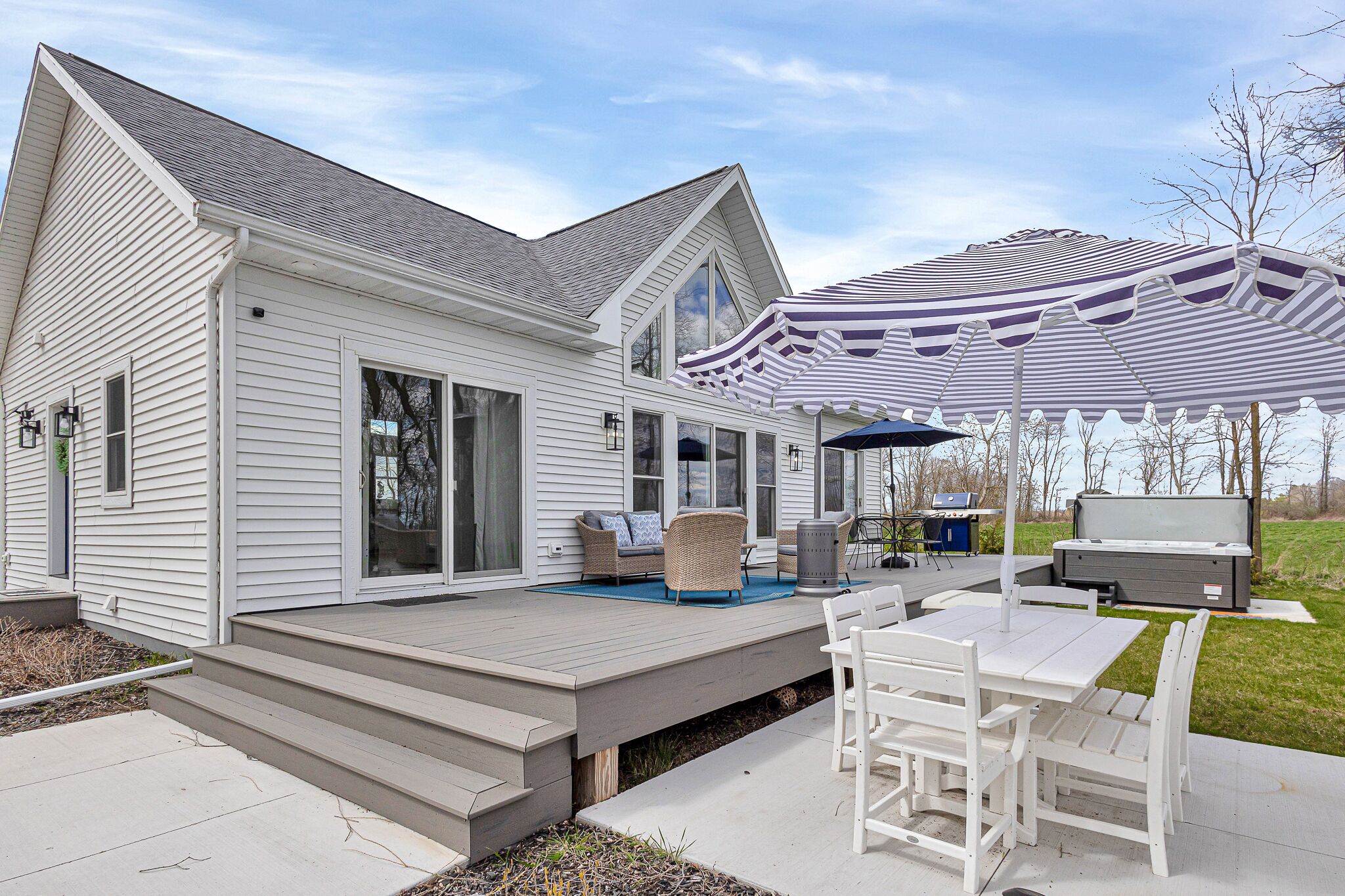 NEW! Hidden Haven on 3.5 Acres w/ Hot Tub and Fire Pit