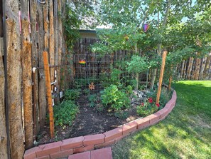 Property grounds - "Rocky Mountains Retreat: Skiing, Hiking, Red Rocks, Evergreen lake awaits you " (Kittredge)