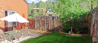 "Rocky Mountains Retreat: Skiing, Hiking, Red Rocks, & Casino Fun Await You!"
