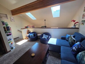 Interior - "Rocky Mountains Retreat: Skiing, Hiking, Red Rocks, Evergreen lake awaits you " (Kittredge)