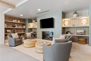 تلفزيون ذكي، مدفأة، أل�عاب فيديو