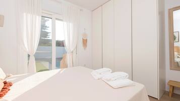 3 dormitorios, tabla de planchar con plancha, wifi gratis y ropa de cama