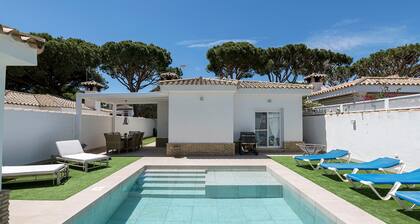 LA PERLA COSTERA - Beautiful house with private pool near the sea and free WIFI.
