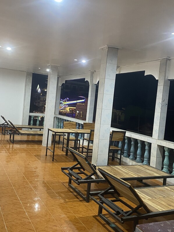 Free WiFi - Vang Vieng Charming Boutique Hotel (Vang Vieng)