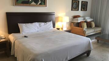 2 bedrooms, Egyptian cotton sheets, premium bedding, down duvets