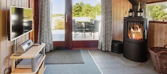 "Elpida" - 2km from the sea by Interhome