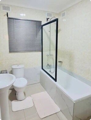 Shower, towels
