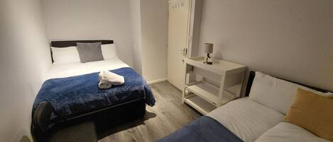 2 soverom, strykejern/-brett, wi-fi og sengetøy