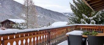 Chalet Larix by Interhome