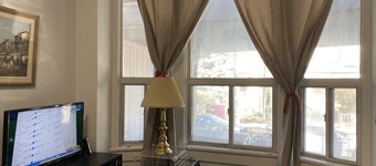 Nearby KensingtonMarket, Core downtown, 5 minutes to bus, streetcar, supermarket