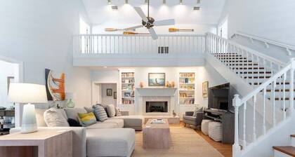 Private Pool! Walk to Village & Ocean