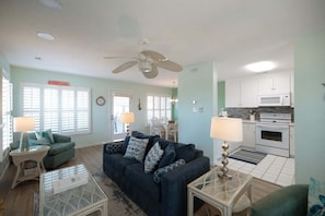 Smart TV, fireplace, video games, books - Water Views with Pool and Beach Access! (Topsail Beach)