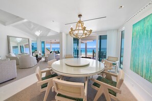Dining - "Dream On" | Beachfront | Golf cart & 4 Bikes Included | Gulf Front Private Pool (Seacrest Beach)
